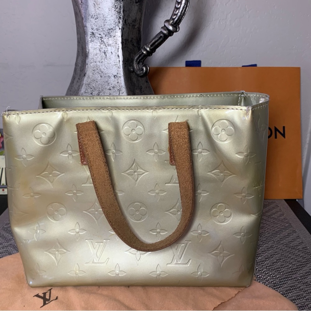 Louis Vuitton Authentic Vernis Bag- Mint